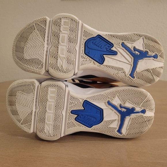 Nike - Air Jordan Zoom ‘92 White Black Siren Red Basketball Sz 5.5 - Picture 10 of 11